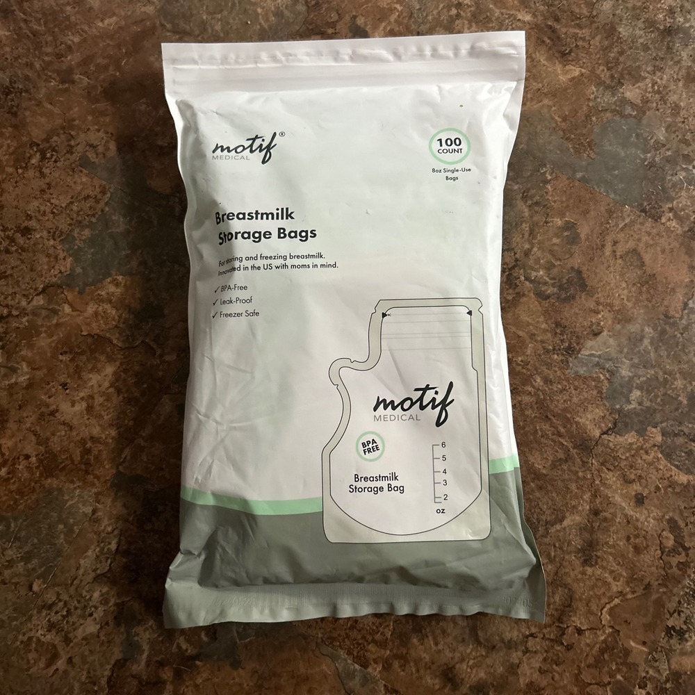 Motif Medical Breastmilk Storage Bags 100 Count 8 oz Single Use Bag Freezer Safe